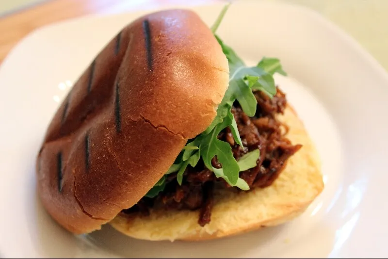 Porc effiloché à la mijoteuse