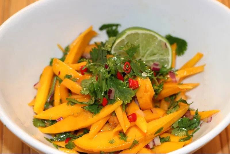 Salade de mangue asiatique