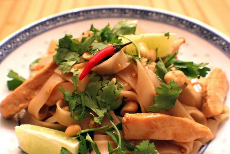 Pad thaï au poulet