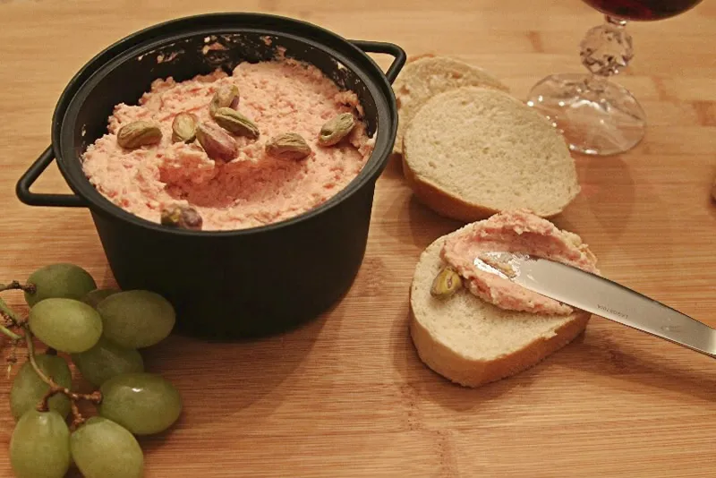 Mousse de mortadelle