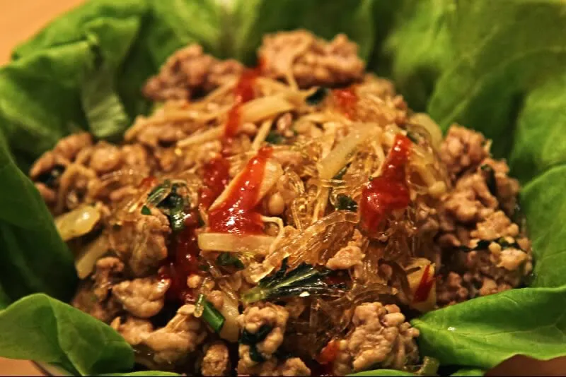 Wrap de laitue au porc et coriandre