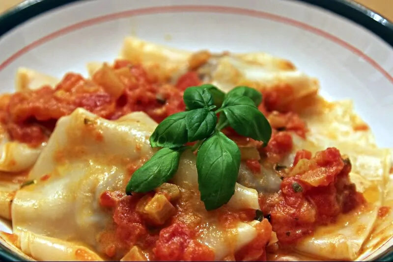 Ravioli au bœuf braisé sauce rosée