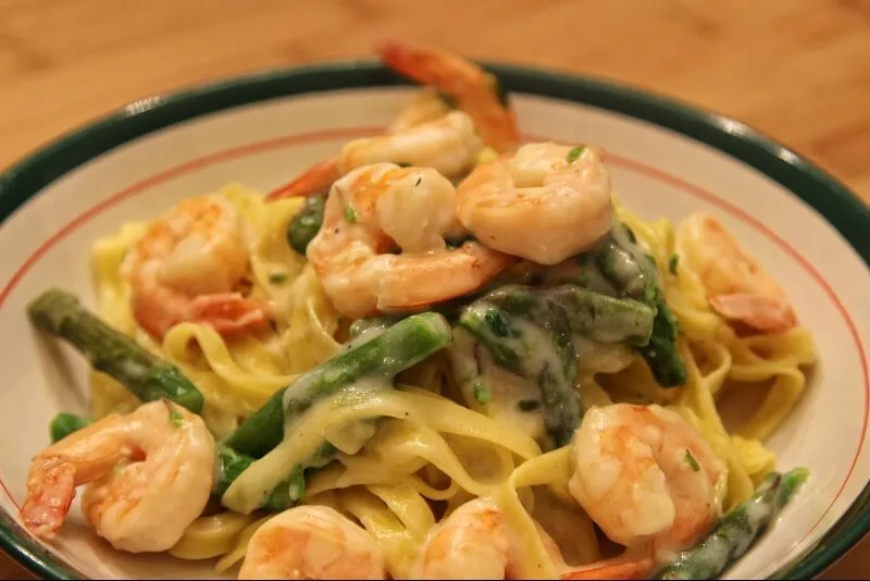 Linguines aux crevettes et asperges