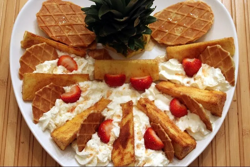 Ananas grillé au sucre et cannelle