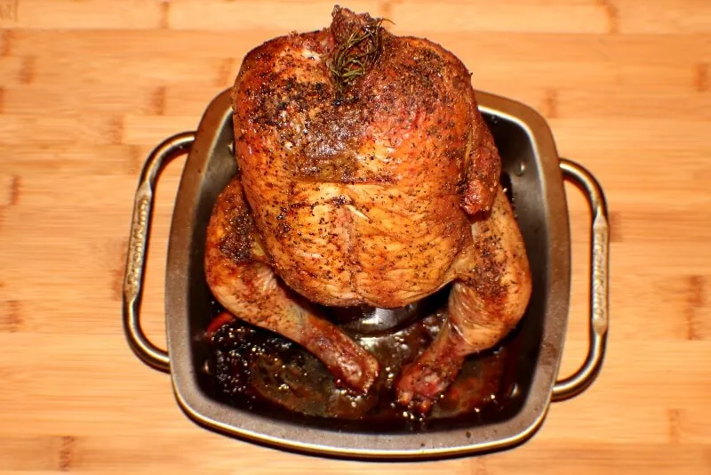 Poulet sur le charbon de bois