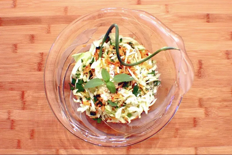 Salade de choux à la fleur d'ail