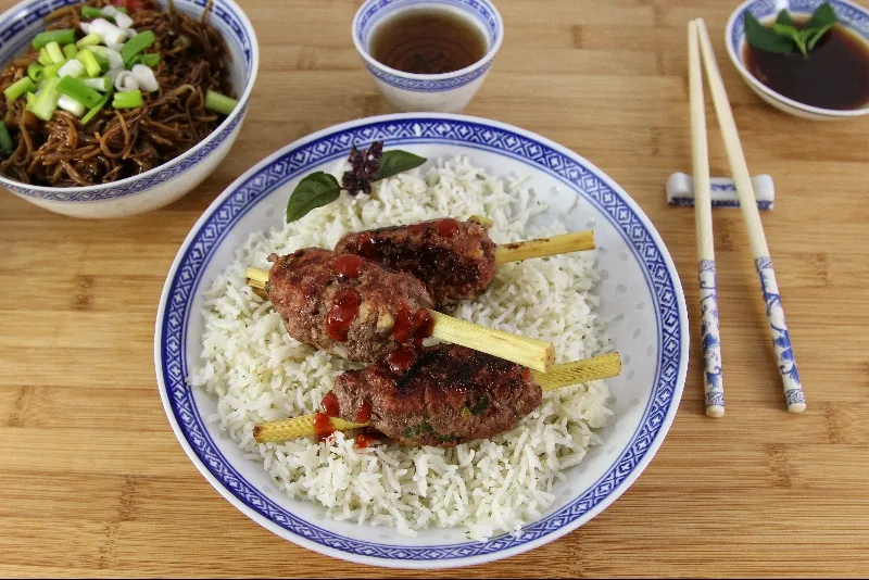 Brochettes de bœuf sur bâton de citronnelle