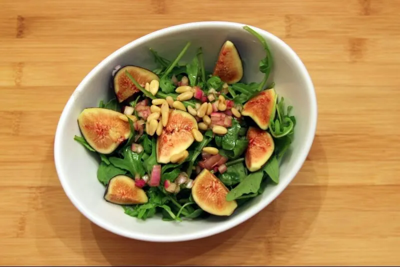 Salade de roquettes aux figues fraîches