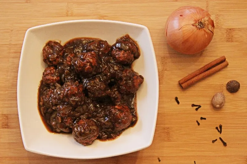 Sauce aux boulettes et à l’oignon d'Augustinne