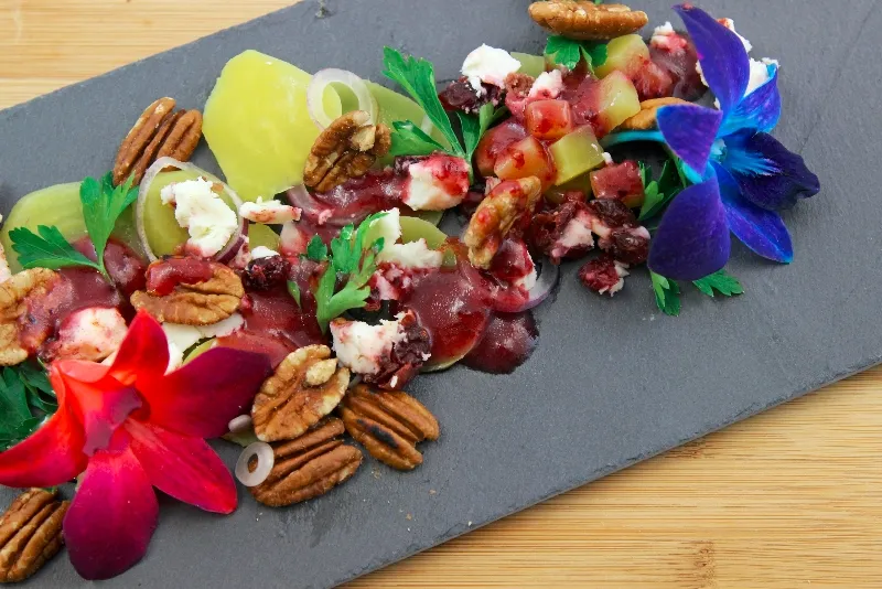 Salade de betteraves jaunes et pacanes